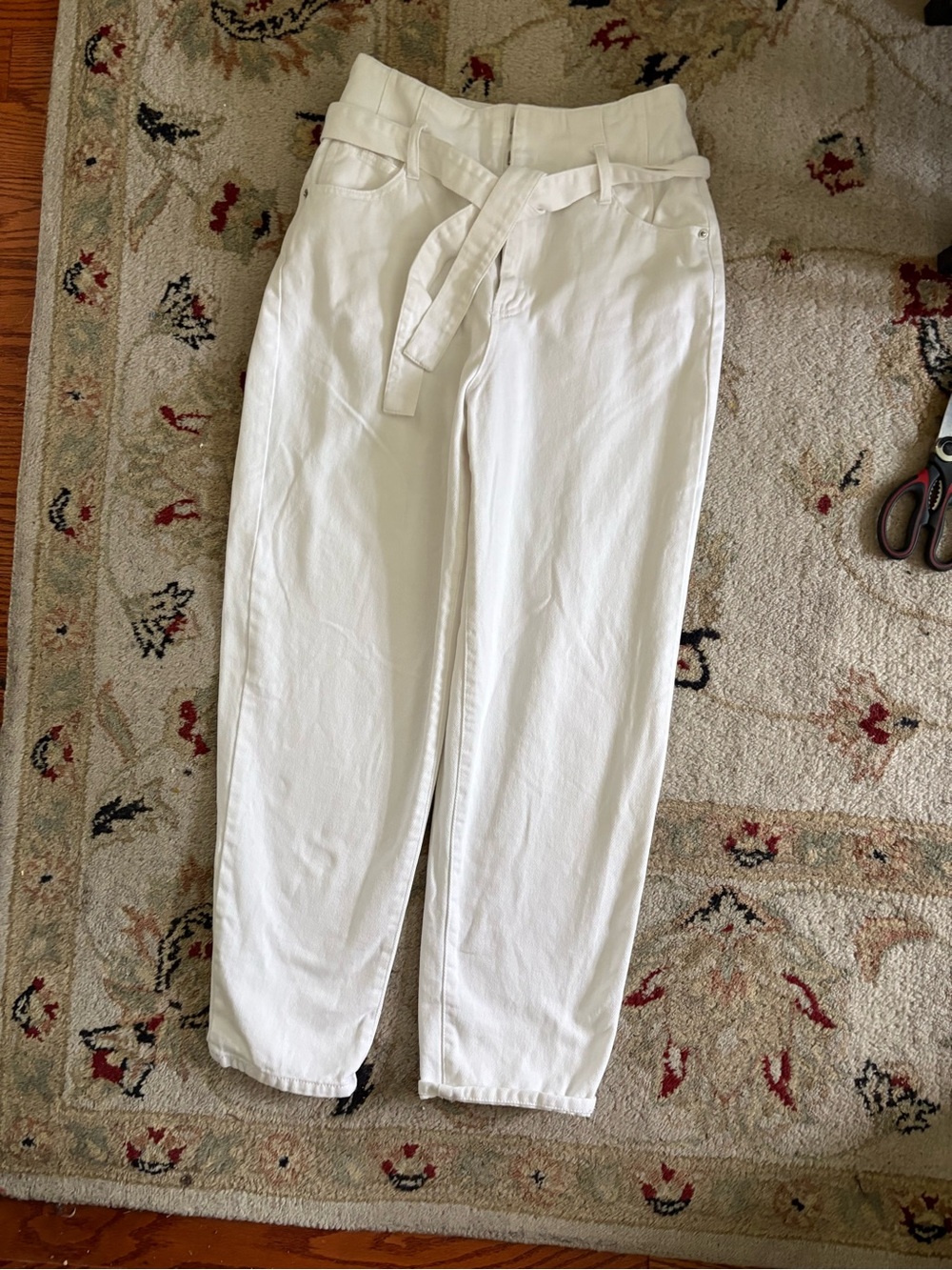 White Jeans with Belt by Ardene